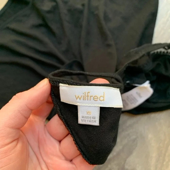 Aritzia Wilfred Cami Tank Top Paisley Lace Trim Criss Cross Back black size XS - Picture 8 of 13